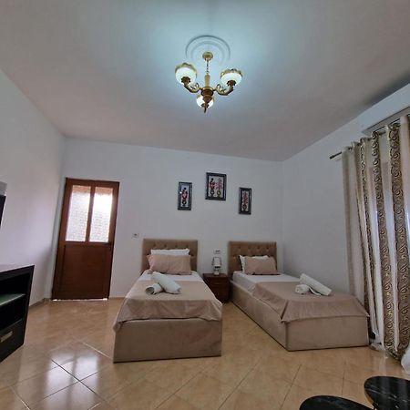 סרנדה Villa Korado מראה חיצוני תמונה