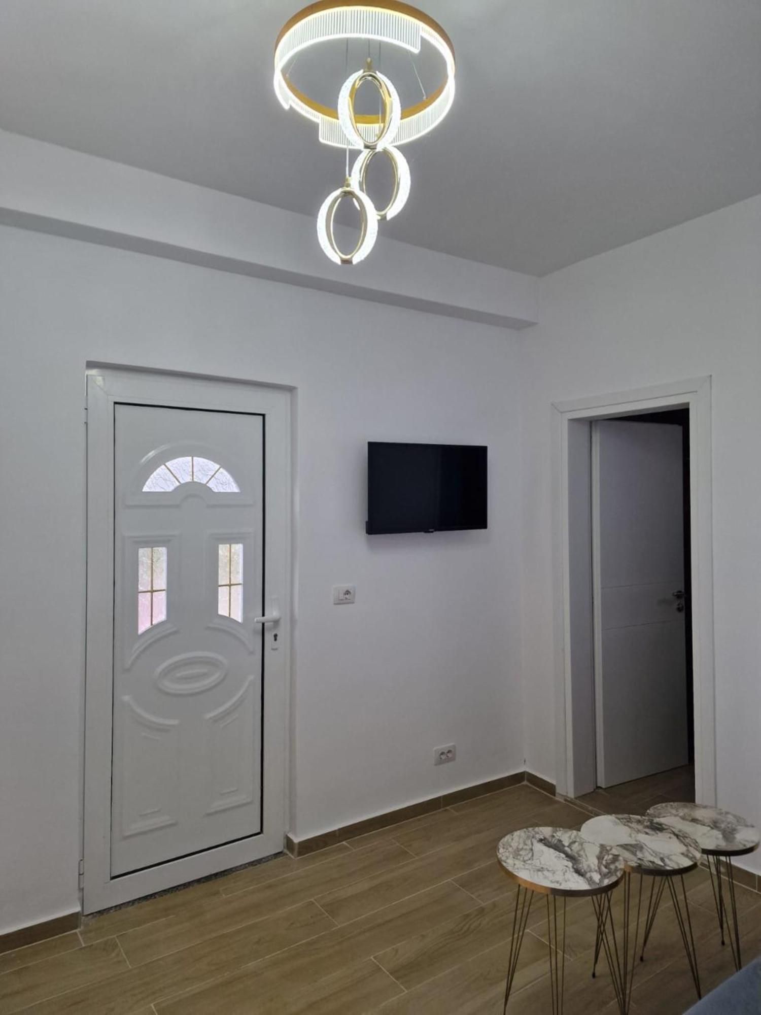 סרנדה Villa Korado מראה חיצוני תמונה